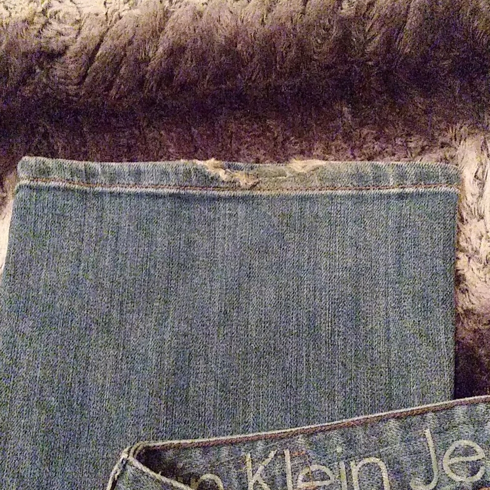 Calvin Klein - Picture 4 of 6